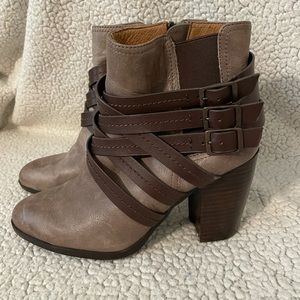 Sofft leather ankle boots Size 8.5